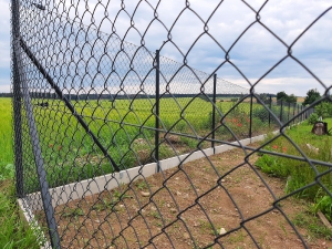 Čtyřhranné pletivo s podhrabovou deskou, antracit RAL 7016_7